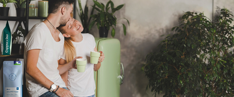 СТО ЧАШЕК КОФЕ