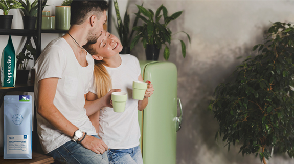 СТО ЧАШЕК КОФЕ